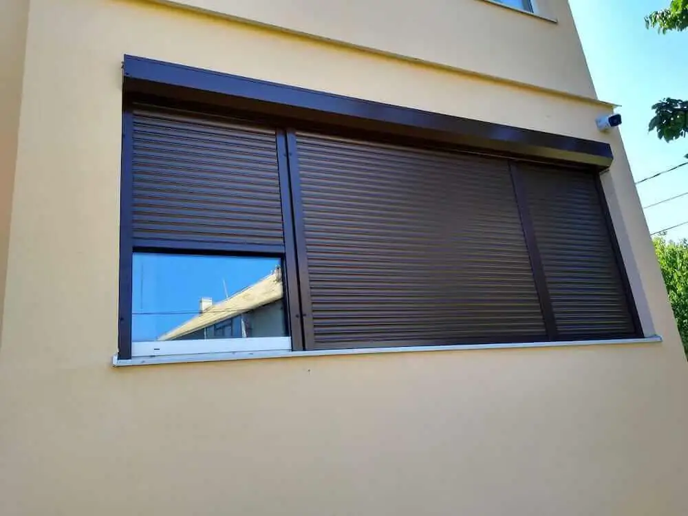 Rulouri exterioare - proiect 1