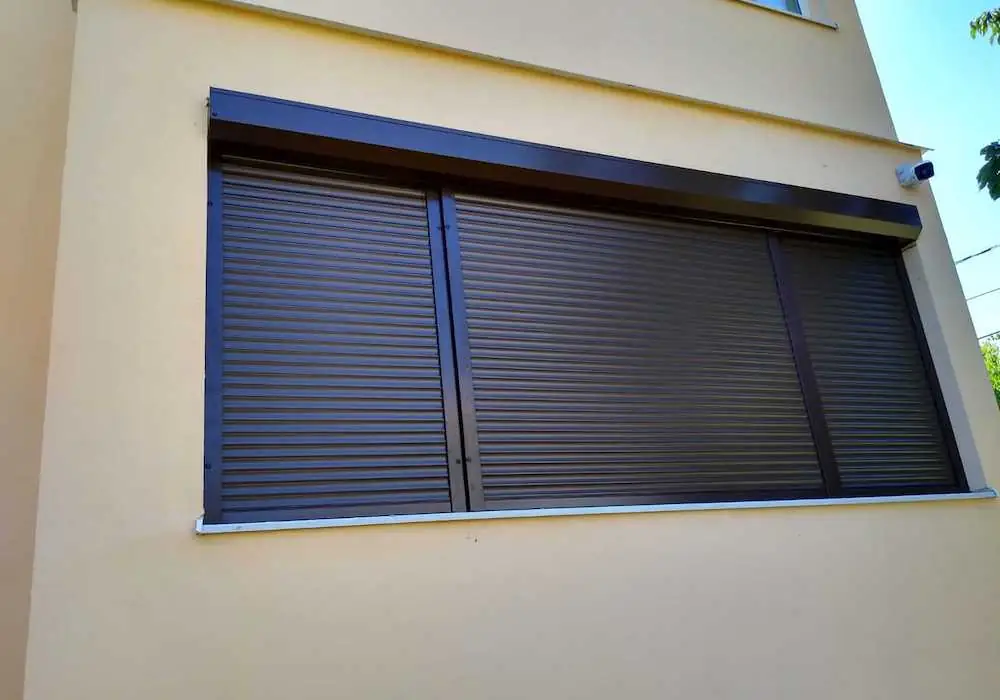 Rulouri exterioare - proiect 5